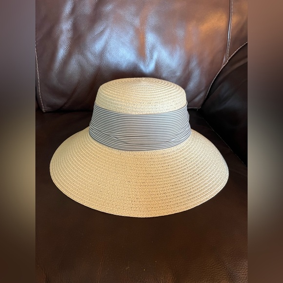 Stylish Tan Hat with navy and white bow Elegant Design - Picture 2 of 7